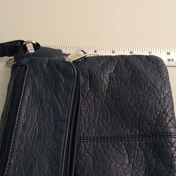 Liz Claiborne/Navy/Cross/body bag/5 Zipper Pocket/6 Open pockets/Silver hardware - Picture 14 of 15